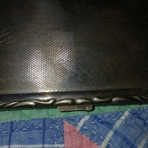 Elegant Floral Metal Box - Picture 5 of 8